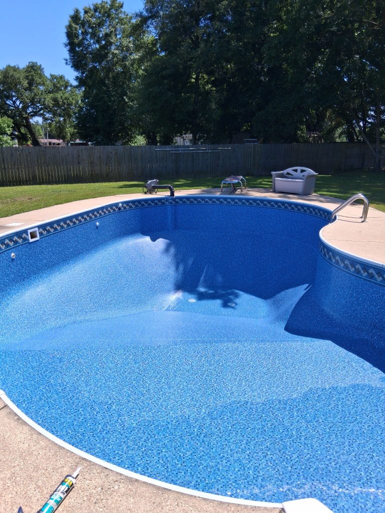 Luxurious and Spacious Pool